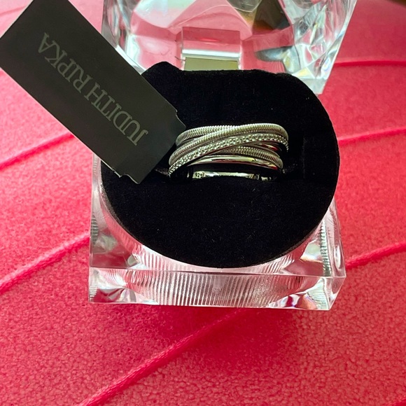 Judith Ripka size 7 SS white topaz